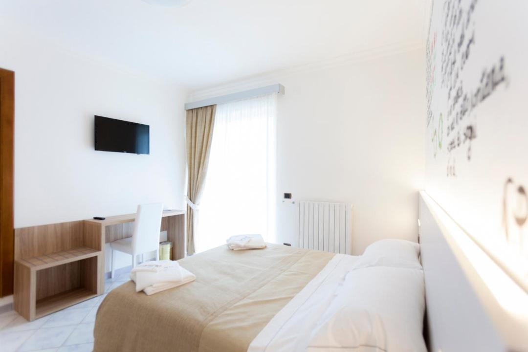 Na' Poesia B&B Di Charme Сант'Аґата-де'-Ґоті Екстер'єр фото