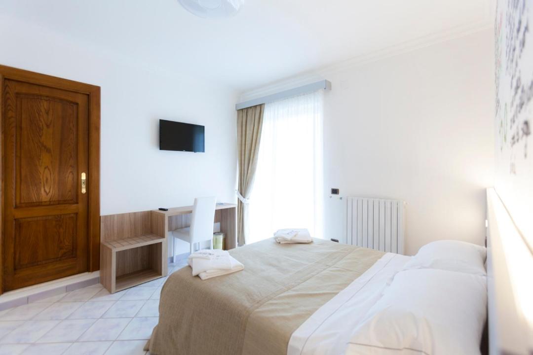 Na' Poesia B&B Di Charme Сант'Аґата-де'-Ґоті Екстер'єр фото