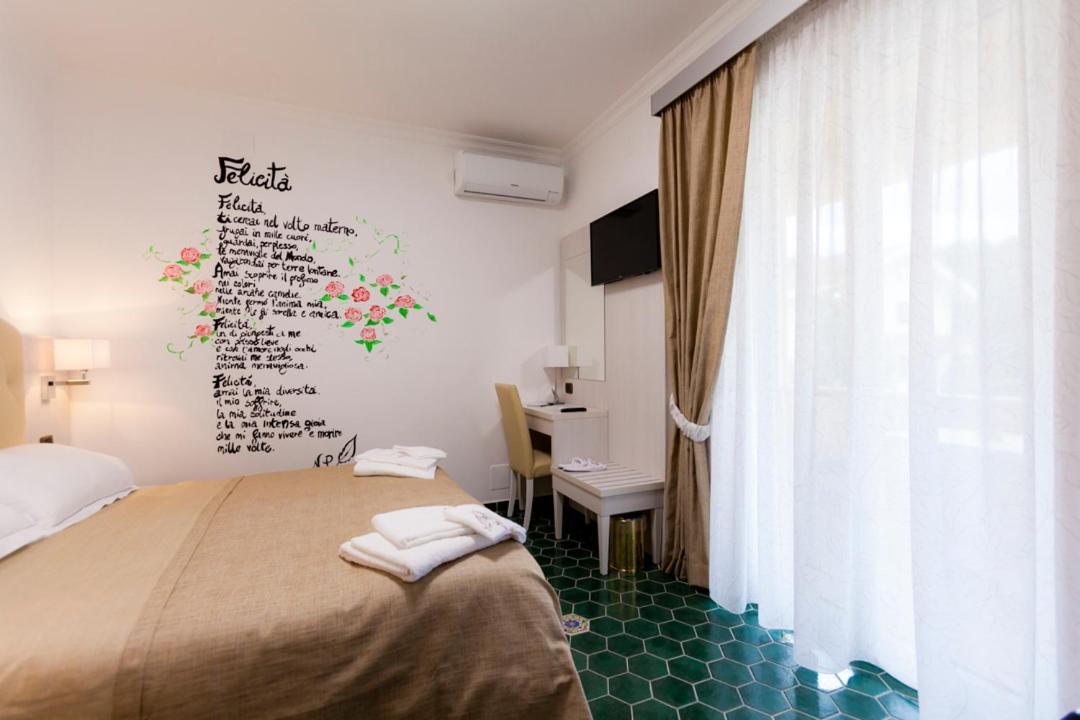 Na' Poesia B&B Di Charme Сант'Аґата-де'-Ґоті Екстер'єр фото